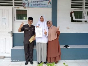 Naila Rizky Putri Gultom, Siswi Kelas X MIA5 pada Sekolah Menengah Atas Negeri (SMAN) 2 Padangsidimpuan, menjadi salah satu utusan Kota Padangsidimpuan, sebagai peserta Pasukan Pengibar Bendera Merah Putih (Paskibra) tingkat Propinsi Sumatera Utara (Sumut) Tahun 2022.