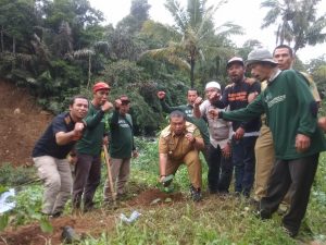 Peringati Hari Pohon se-Dunia, Kader Konservasi Alam Kunjungi Bupati Tapsel