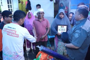 Bupati Tapsel Santuni Para Keluarga Korban Hanyut di Sayur Matinggi