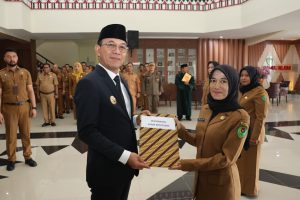 Perkuat Kualitas Pendidikan di Tapsel, Bupati Gus Irawan Lantik 5 Guru Jadi Kasek dan KSKBKILAS PROKOPIM TAPSEL TGL 20 MEI 2025